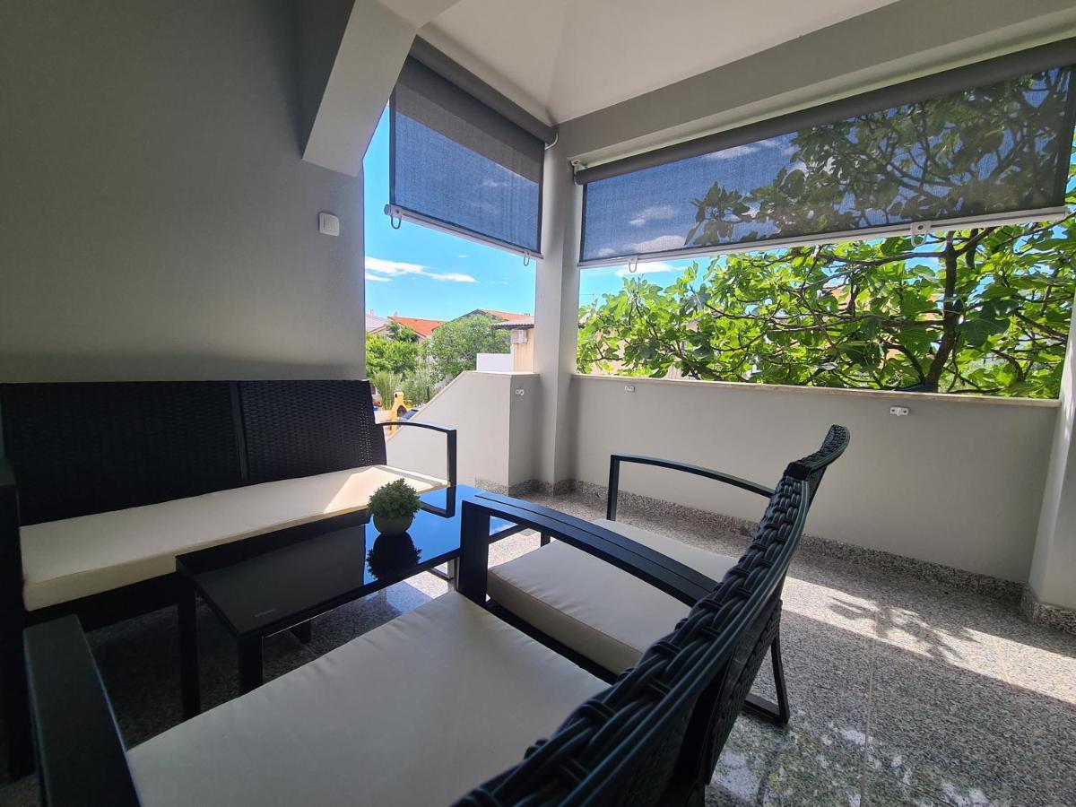 Apartments Ankora Vir Luaran gambar