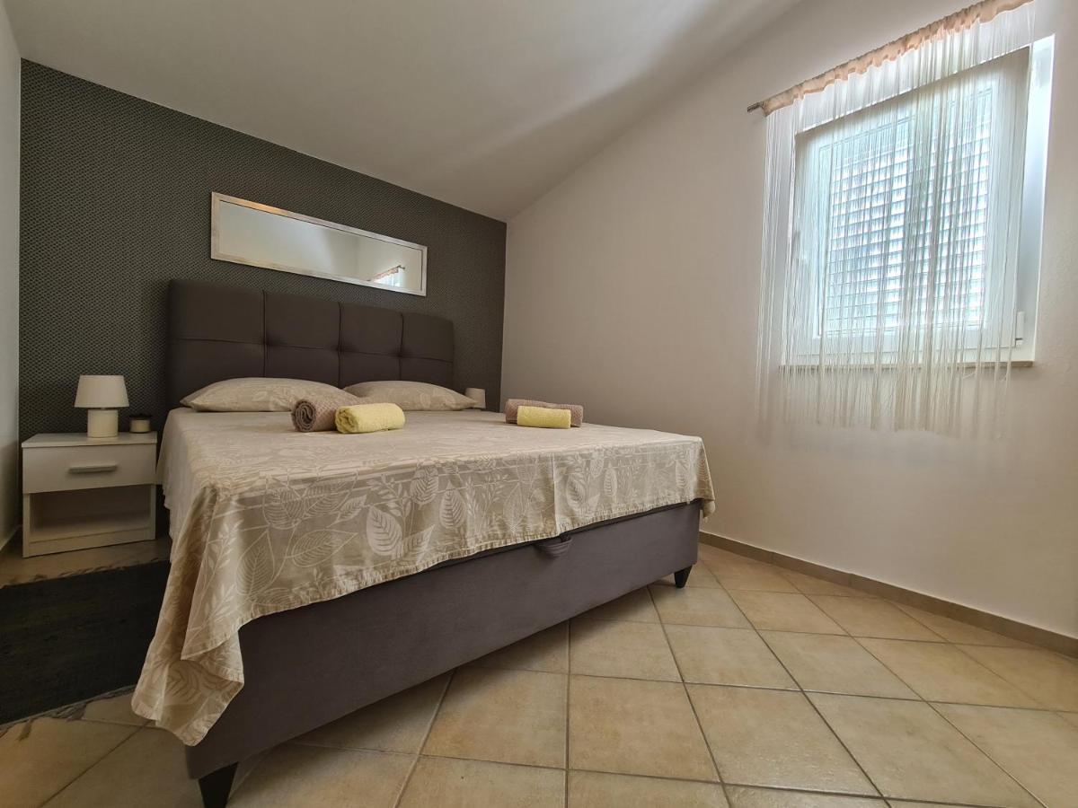 Apartments Ankora Vir Luaran gambar