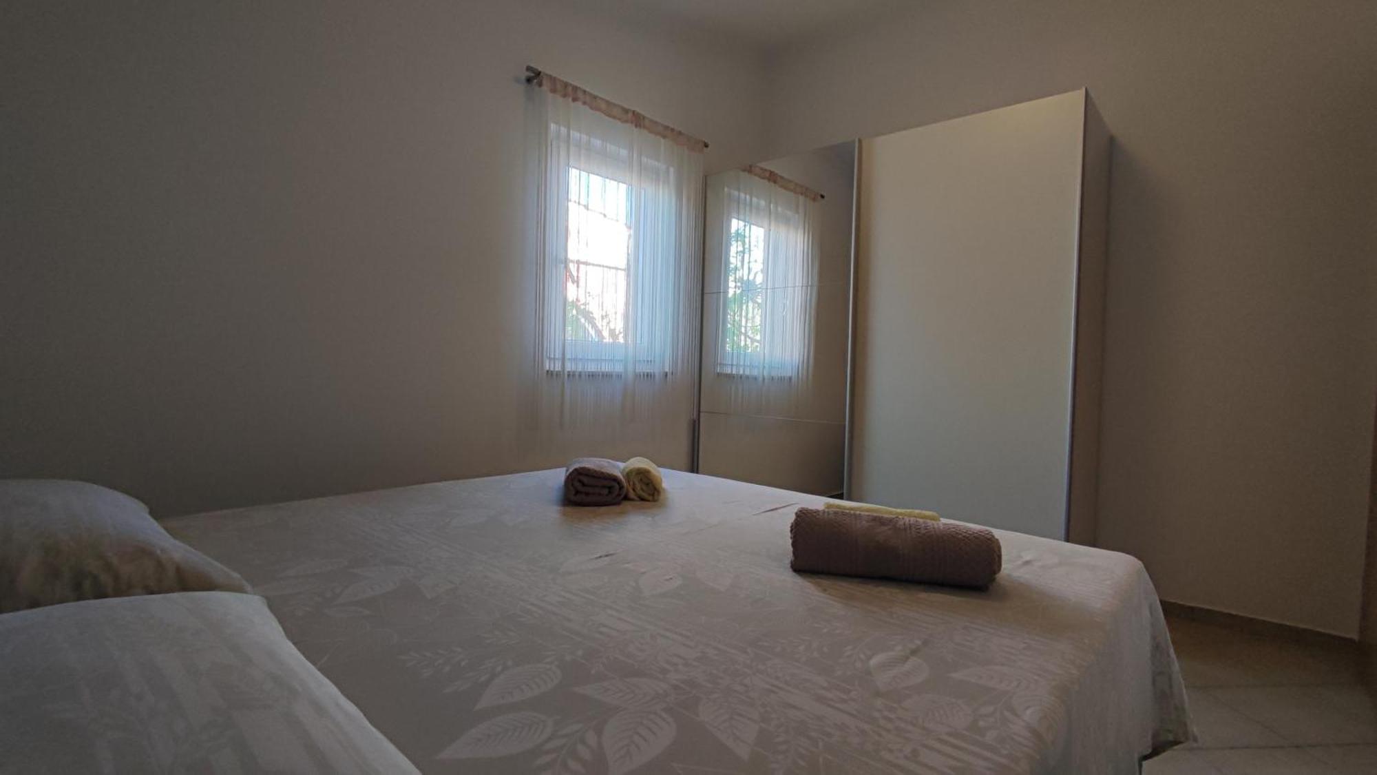 Apartments Ankora Vir Luaran gambar