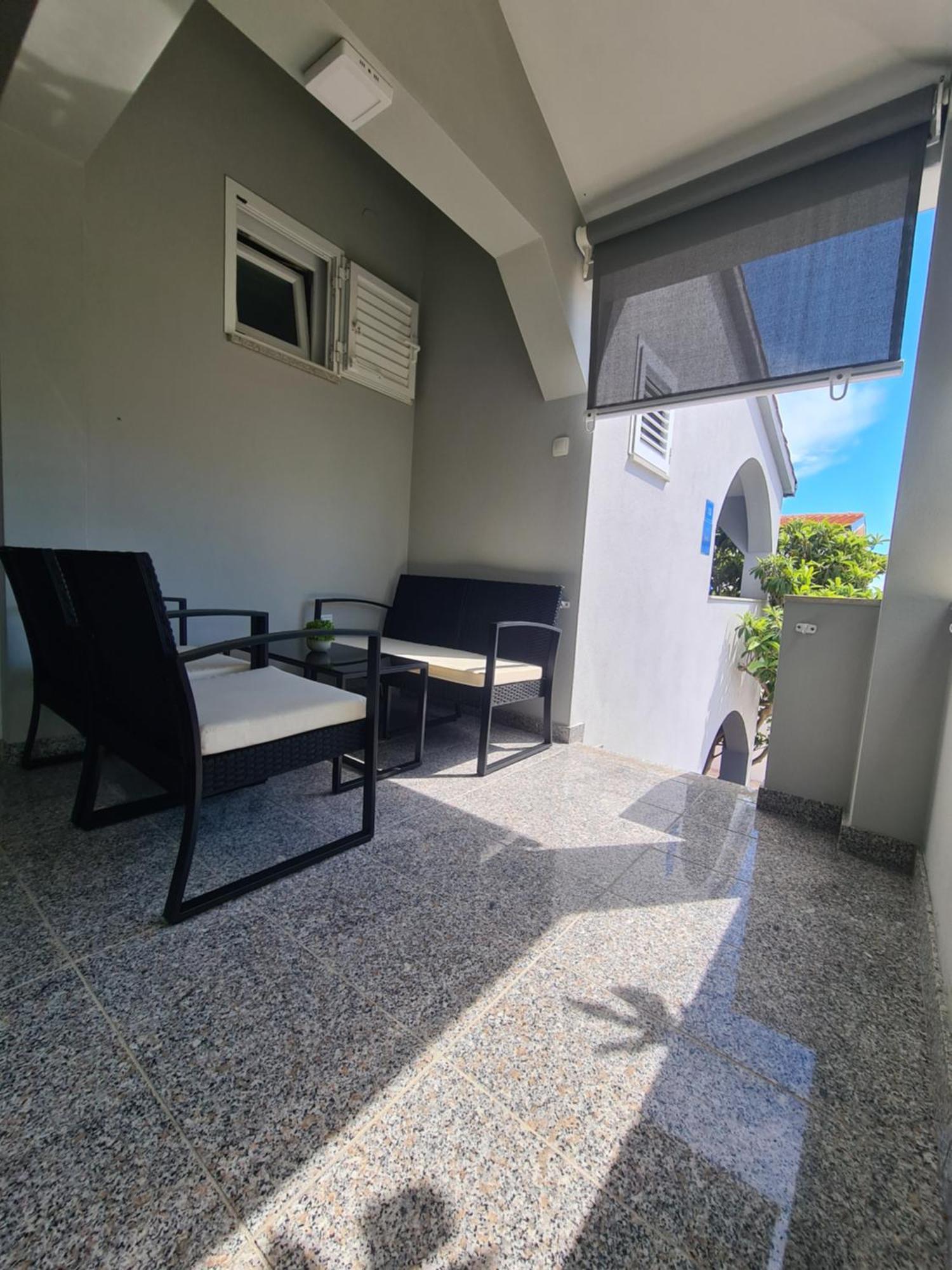 Apartments Ankora Vir Bilik gambar
